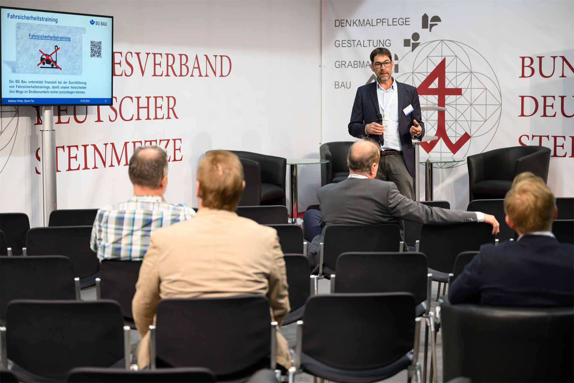 24ST_Messegeschehen024_Foto_Timm_Schamberger (2).jpg