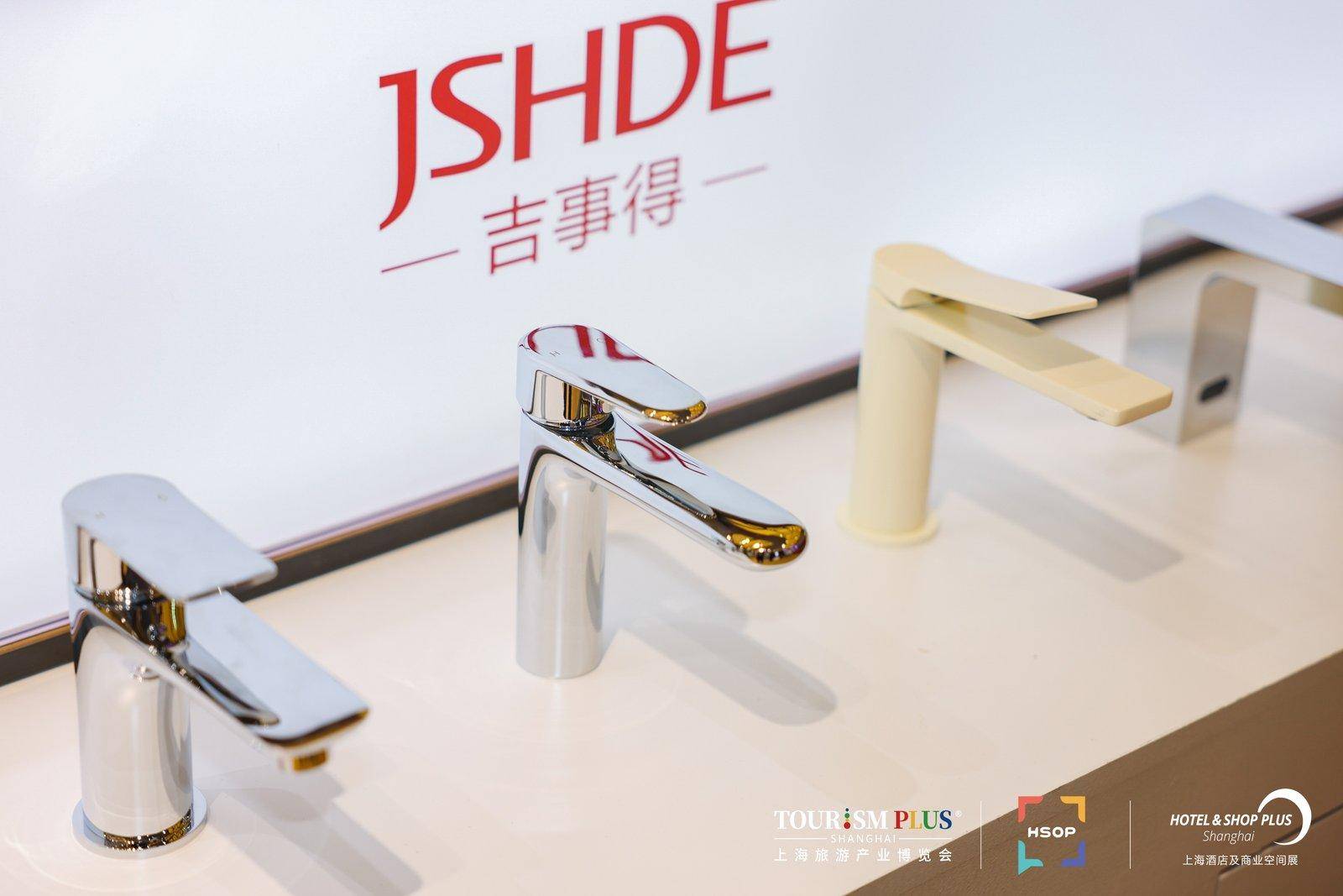 2_1600_3000_gif - 2025-11-19T114034.913.jpg