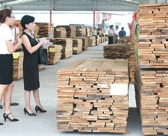 欧洲集体抱怨中国进口太多木材，挤掉了当地买家！