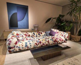 打破常规的柔软革命！MOROSO 2025起居室系列：用设计重构"正常"的边界