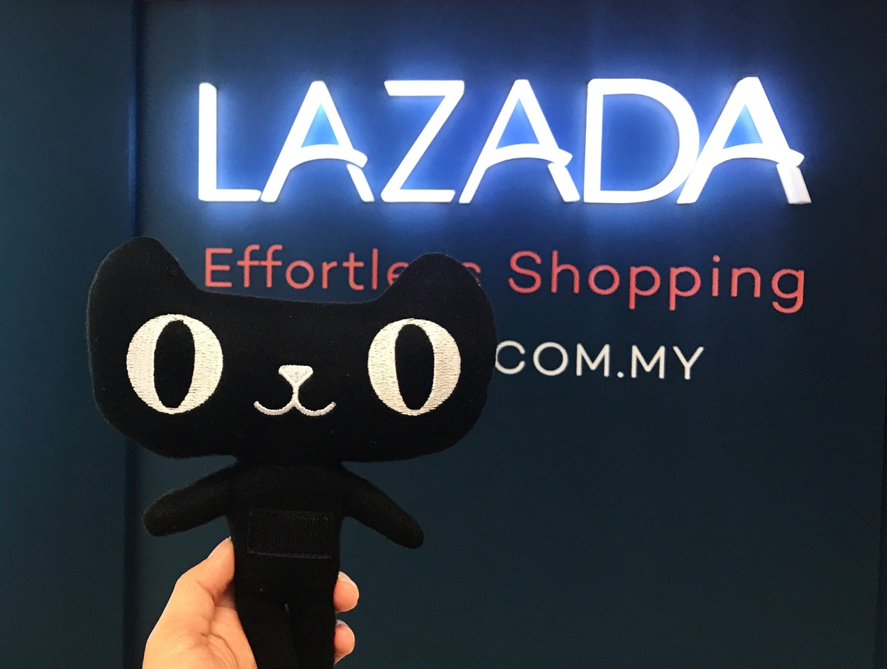 阿里把天猫商家搬上Lazada，双11战火燃向东南亚