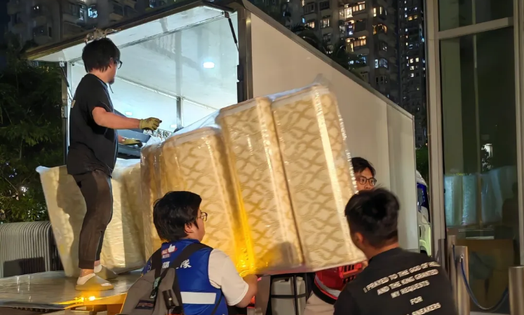 香港大埔火灾！海马牌床垫三小时紧急驰援