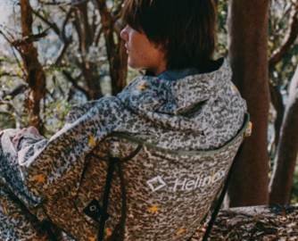 潮牌BoTT联手户外装备专家Helinox，推出限量战术折叠椅