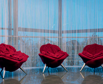 如何颠覆“坐”的定义？梅田正德「玫瑰椅」：最浪漫的触觉记忆