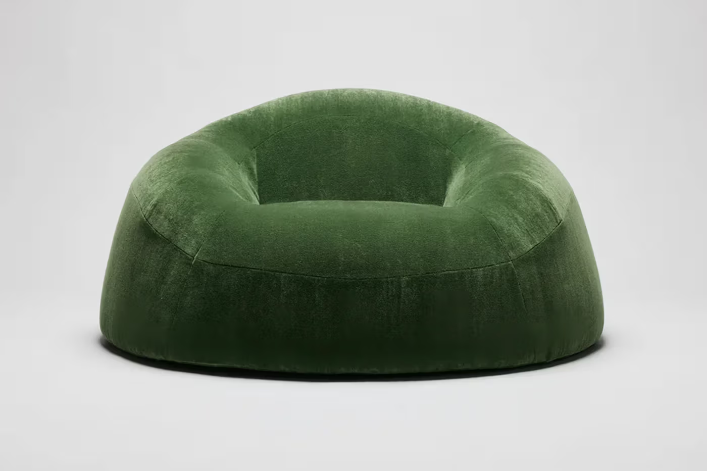 NFL球星Diggs推出宁静设计家具系列“Si Vis Pacem”