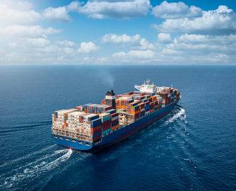 关税博弈下的“抢运潮”，全球航运承压