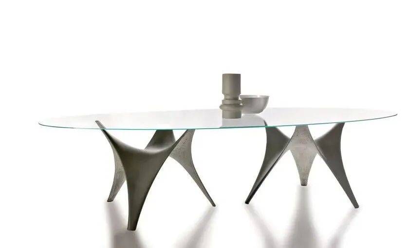 Molteni&C Arc餐桌 | 艺术感与稳定感的巧妙平衡