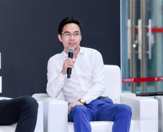 原顶固定制总经理但咸熙加盟皇派，出任董事长助理