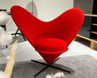 诞生67年仍是顶流！潘通的锥形椅，1958年的“未来感”有多疯狂