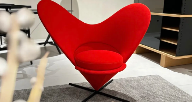 诞生67年仍是顶流！潘通的锥形椅，1958年的“未来感”有多疯狂