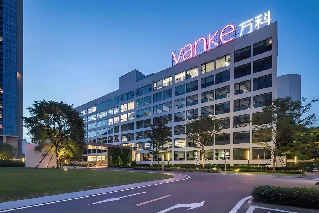 郁亮卸任万科法定代表人，黄力平接棒扛下820亿亏损压力