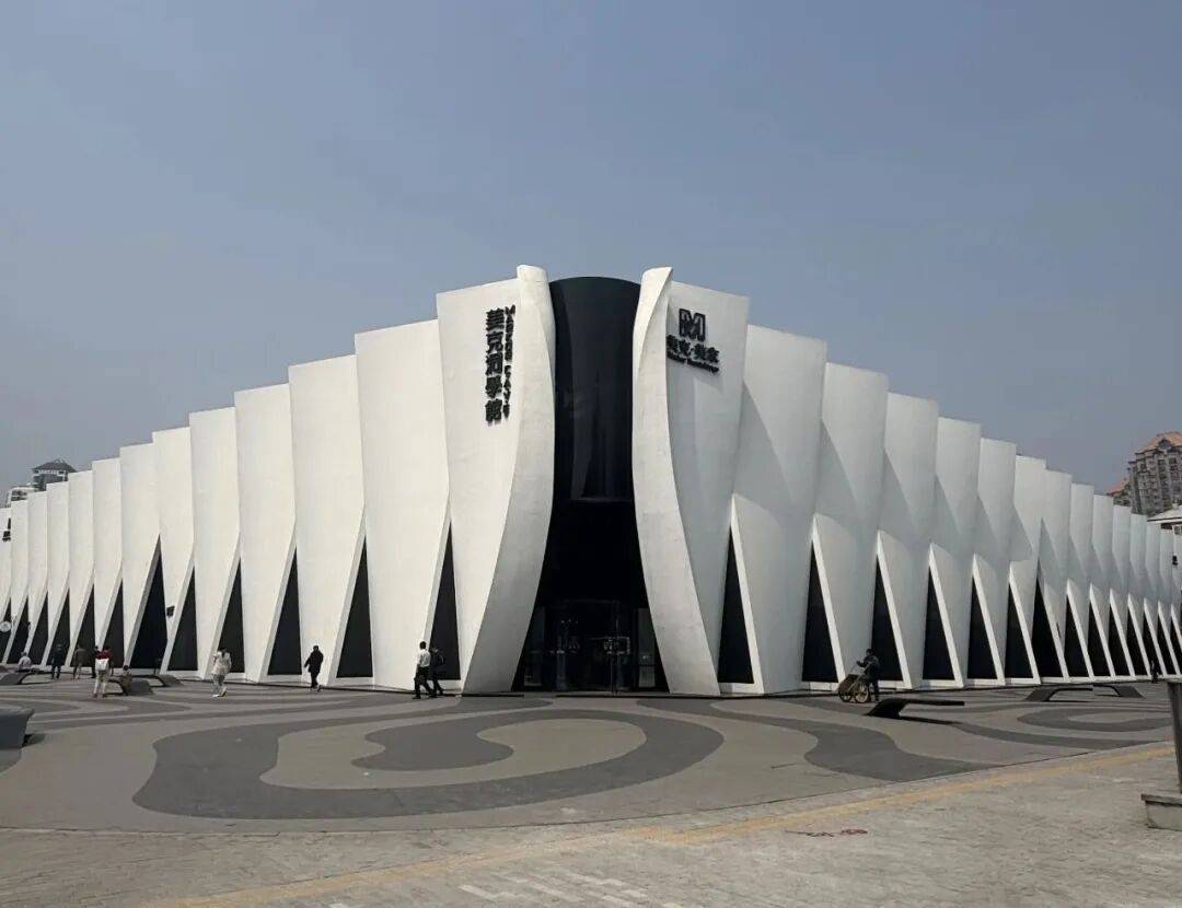 美克洞学馆要关了？部分区域清仓大甩卖