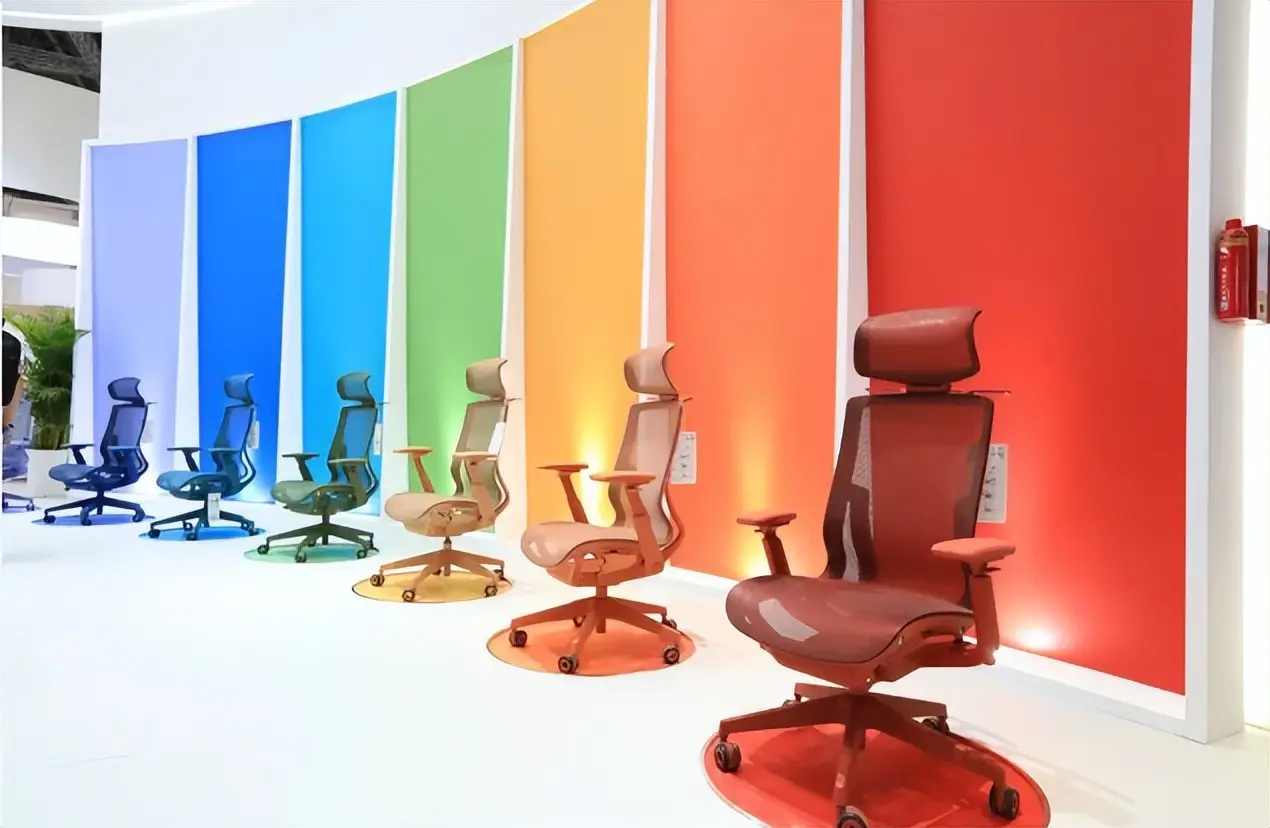 恒林股份2025年营收116.77亿，净利润1.64亿