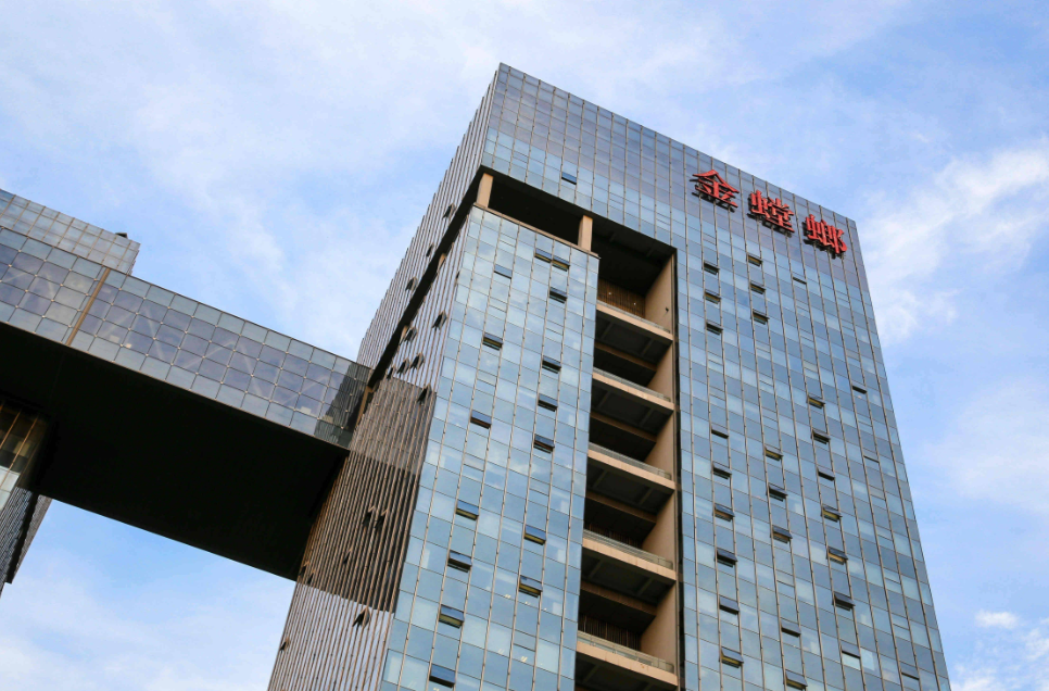 沾上“商业航天”概念股价飙涨！金螳螂员工持股第二批套现收益率高达343%