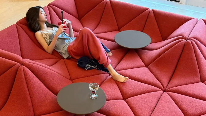 价值百万的Dune Sofa，凭什么成为明星收藏顶流？
