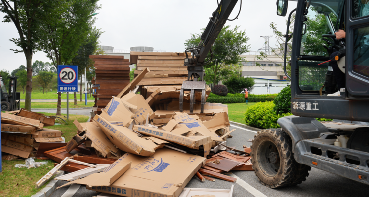 零容忍！南康集中销毁71批次劣质家具！