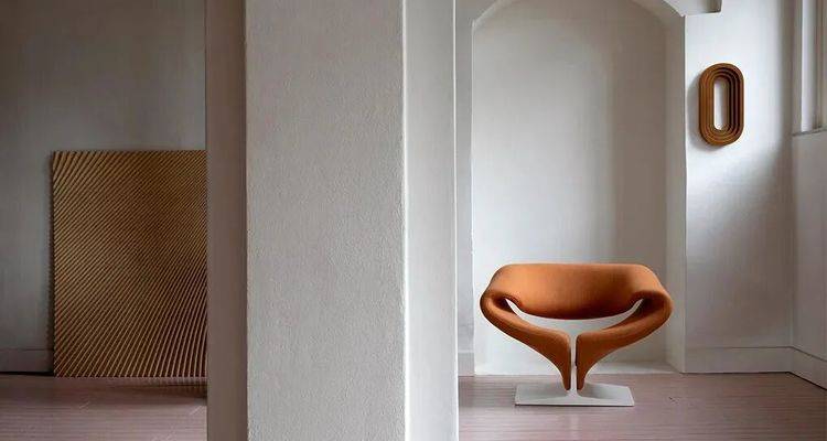 Ribbon Chair：一条“丝带”折出的设计传奇