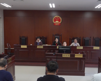 高校“假防火门窗”案宣判：老板获刑五年半