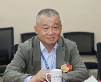 白宝鲲辞任坚朗五金董事长、总裁，胞妹白宝萍接任